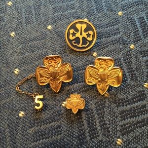 4 Vintage Girl Scout pins